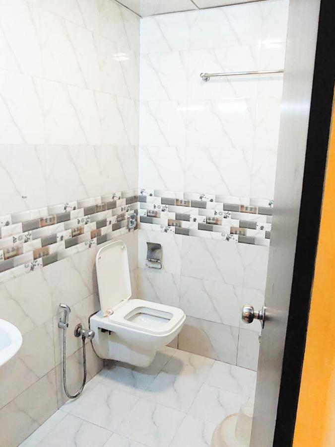 Hotel Golden Galaxy - Santacruz East Мумбаї Екстер'єр фото