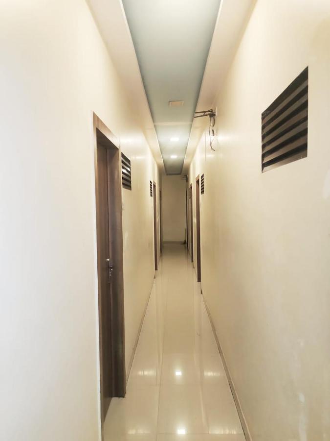 Hotel Golden Galaxy - Santacruz East Мумбаї Екстер'єр фото